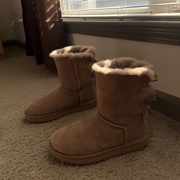 UGG Women's Bailey Bow II - Picture 1 of 8